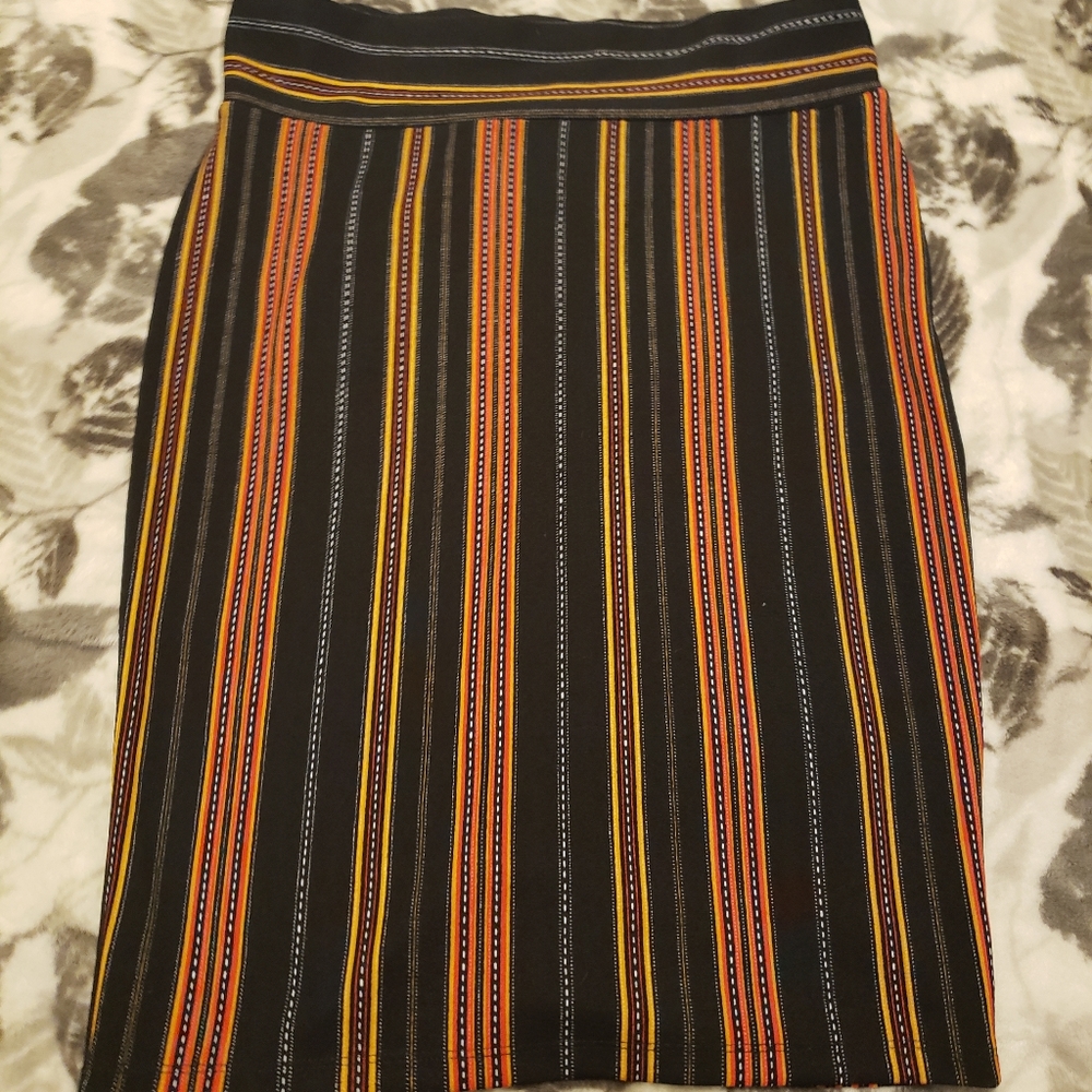 Patterned Knee Length Skirt